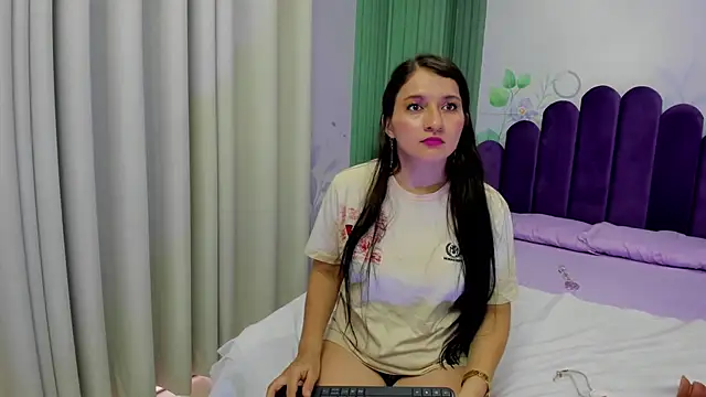 Emelyross  online show from 02-22-25, 06:08