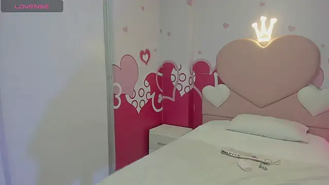 Emelyross  online show from 03-16-25, 12:34