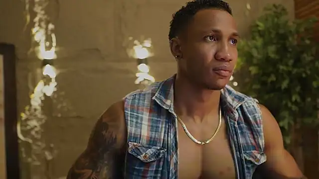 Snapshot of Logan_Varela chatting on 11-20-25, 01:33 Logan Varela online show from 11-20-25, 01:33