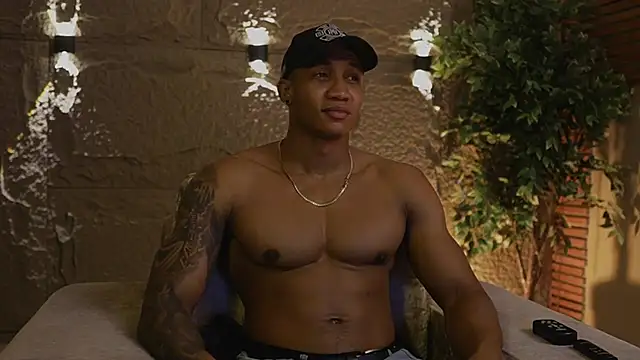 Snapshot of Logan_Varela chatting on 11-22-25, 08:24 Logan Varela online show from 11-22-25, 08:24