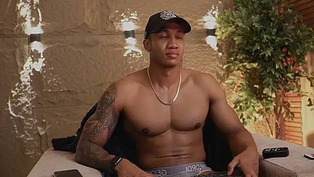 Snapshot of Logan_Varela chatting on 11-27-25, 12:24 Logan Varela online show from 11-27-25, 12:24