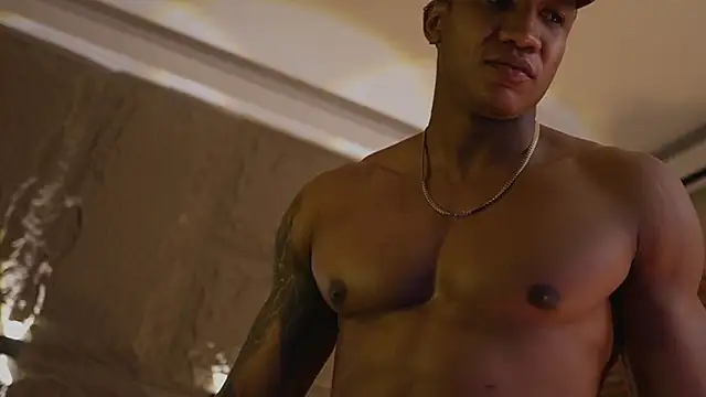 Snapshot of Logan_Varela chatting on 11-29-25, 02:03 Logan Varela online show from 11-29-25, 02:03