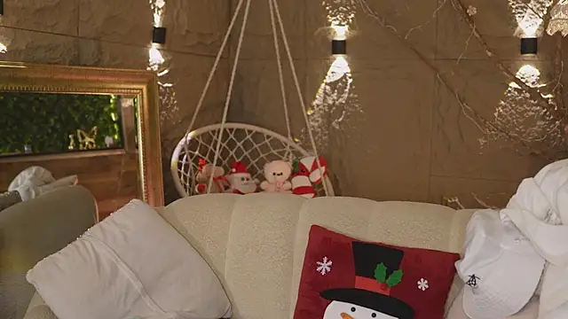 Snapshot of Logan_Varela chatting on 11-30-25, 02:15 Logan Varela online show from 11-30-25, 02:15