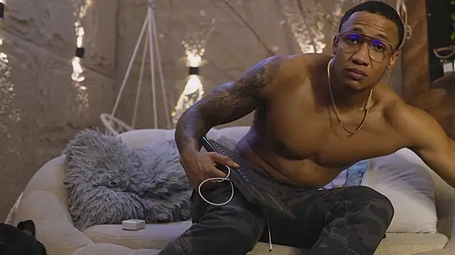 Logan Varela online show from 03-27-26, 08:52