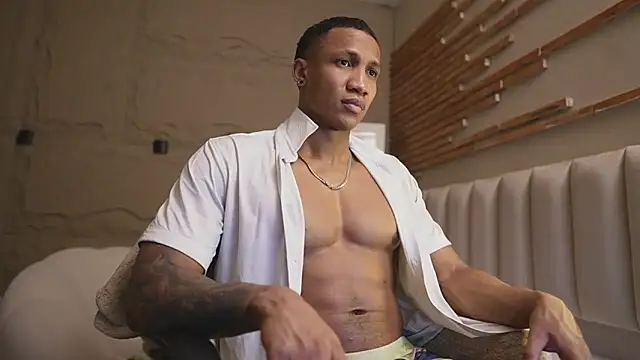 Logan Varela online show from 04-01-26, 01:23