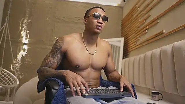 Logan Varela online show from 04-23-26, 05:15