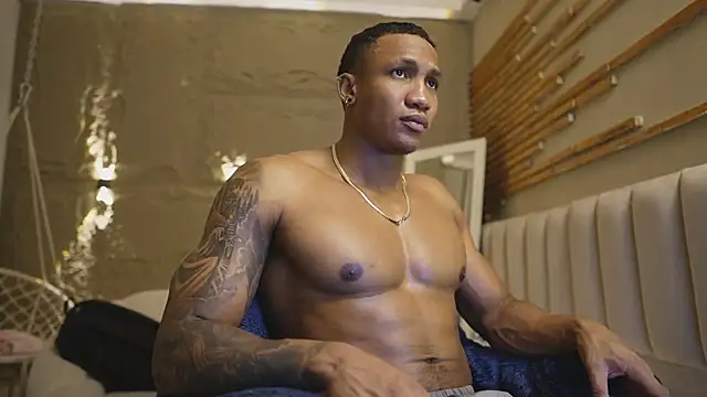 Logan Varela online show from 04-24-26, 01:57