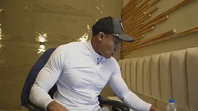 Logan Varela online show from 04-27-26, 12:47