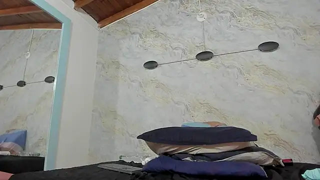 Snapshot of hari_lissaw chatting on 01-14-25, 09:13 hari lissaw online show from 01-14-25, 09:13