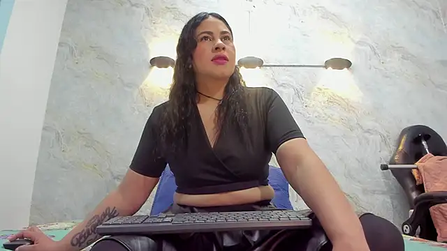 Snapshot of hari_lissaw chatting on 01-18-25, 03:09 hari lissaw online show from 01-18-25, 03:09