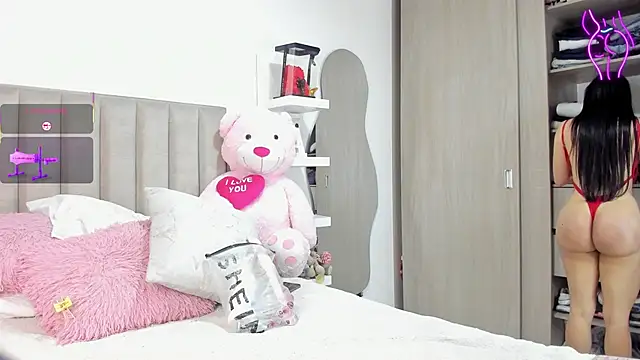 Snapshot of Queen_Antonella_Oficial chatting on 11-17-25, 10:48 Queen Antonella Oficial online show from 11-17-25, 10:48