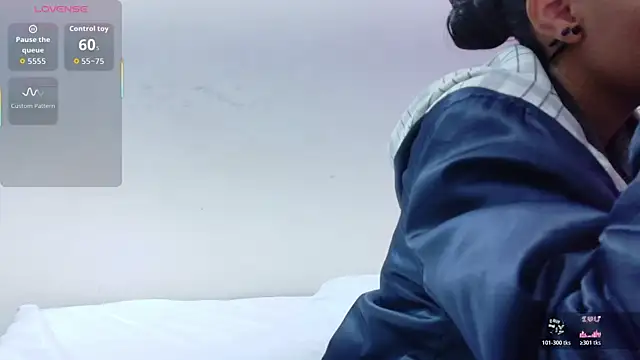 Snapshot of yourcuteneighbourr chatting on 11-13-25, 02:54 yourcuteneighbourr online show from 11-13-25, 02:54