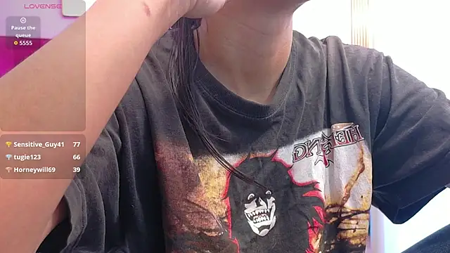 yourcuteneighbourr online show from 04-28-26, 03:00