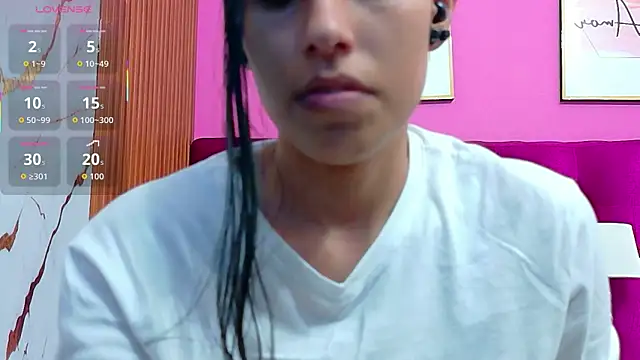Snapshot of yourcuteneighbourr chatting on 05-20-26, 03:02 yourcuteneighbourr online show from 05-20-26, 03:02