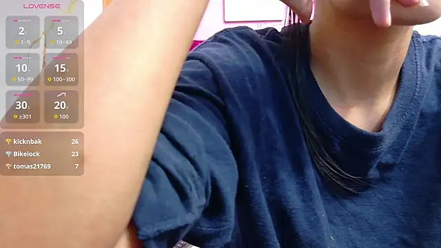 yourcuteneighbourr online show from 06-26-26, 03:00