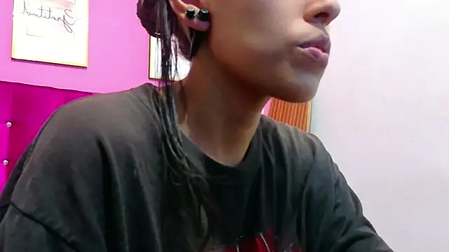 yourcuteneighbourr online show from 07-25-26, 03:04