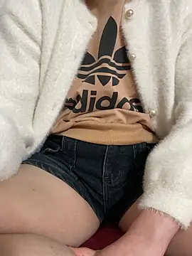 Snapshot of Hatasimi chatting on 02-27-25, 04:20 Hatasimi online show from 02-27-25, 04:20