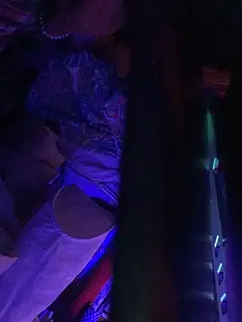 gurlnips online show from 11-22-25, 05:06