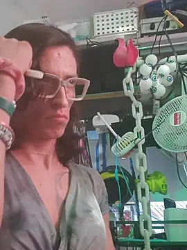 gurlnips online show from 01-08-26, 04:09