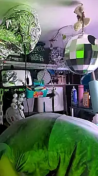 gurlnips online show from 01-19-26, 01:04