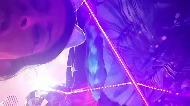 gurlnips online show from 03-29-26, 05:40