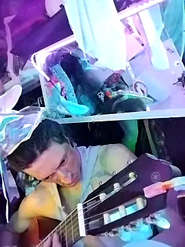 gurlnips online show from 04-12-26, 11:04