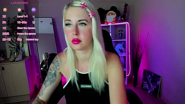 Snapshot of Mermaid_N chatting on 06-08-26, 01:28 Mermaid N online show from 06-08-26, 01:28