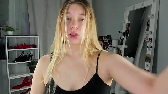 Rebecca Kelly online show from 09-24-25, 02:04