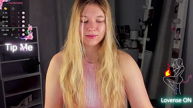 Rebecca Kelly online show from 09-27-25, 01:43