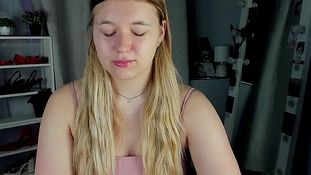 Rebecca Kelly online show from 10-08-25, 01:58