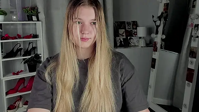 Rebecca Kelly online show from 11-04-25, 02:10