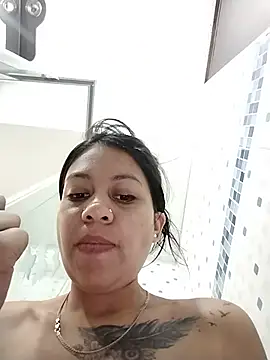 Snapshot of Tiphanydirty3 chatting on 07-11-26, 03:37 Tiphanydirty3 online show from 07-11-26, 03:37