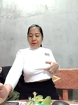 Queen 18200 online show from 12-16-24, 02:47