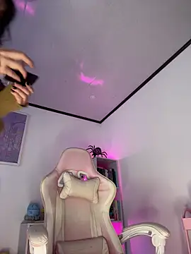 Tsuki-moon online show from 10-09-25, 11:19