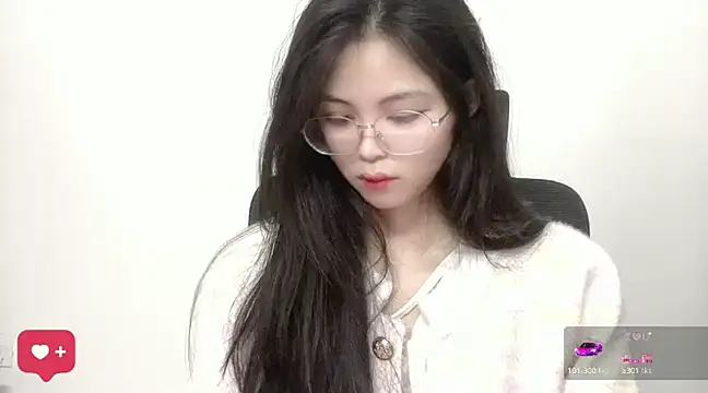 Snapshot of ---MIA--- chatting on 01-20-25, 05:37 ---MIA--- online show from 01-20-25, 05:37