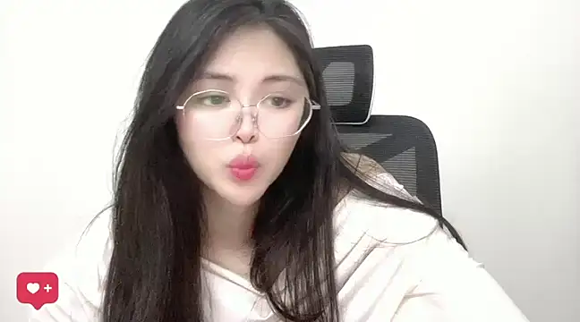 Snapshot of ---MIA--- chatting on 01-21-25, 02:48 ---MIA--- online show from 01-21-25, 02:48