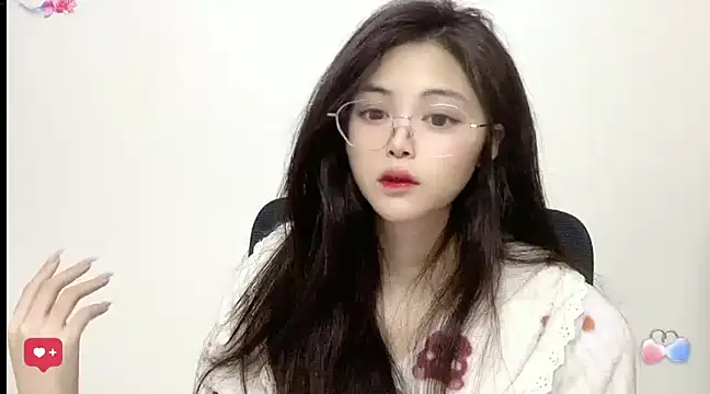 Snapshot of ---MIA--- chatting on 02-07-25, 04:27 ---MIA--- online show from 02-07-25, 04:27