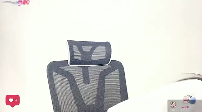 Snapshot of ---MIA--- chatting on 02-24-25, 12:48 ---MIA--- online show from 02-24-25, 12:48