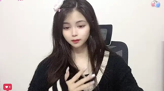 Snapshot of ---MIA--- chatting on 02-25-25, 12:55 ---MIA--- online show from 02-25-25, 12:55