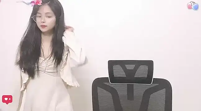 Snapshot of ---MIA--- chatting on 02-27-25, 06:42 ---MIA--- online show from 02-27-25, 06:42