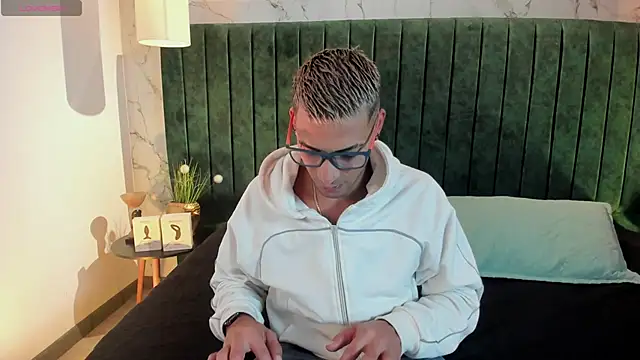 DrakeNeumann online show from 04-17-26, 03:42