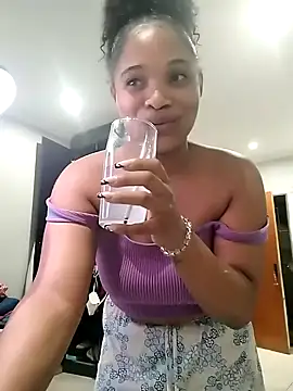 CREAMYCUPCAKExxx online show from 01-17-25, 09:39