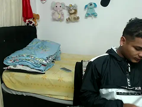 Boycuriousxxx online show from 03-18-25, 10:46