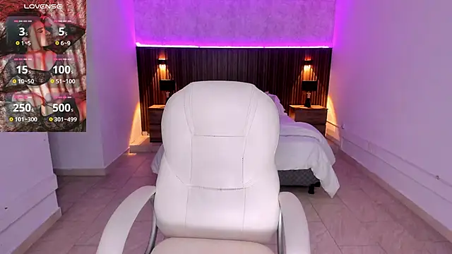 karlaa james online show from 11-24-25, 10:59