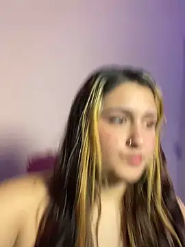 Snapshot of saray_gomez22 chatting on 11-24-25, 09:58 saray gomez22 online show from 11-24-25, 09:58