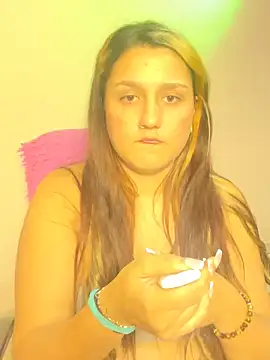 Snapshot of saray_gomez22 chatting on 11-27-25, 03:08 saray gomez22 online show from 11-27-25, 03:08