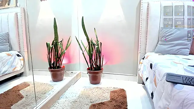 Miranda doll  online show from 02-25-26, 12:15