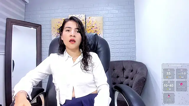 Snapshot of Miranda_doll_ chatting on 05-01-26, 12:10 Miranda doll online show from 05-01-26, 12:10