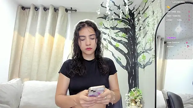Snapshot of Miranda_doll_ chatting on 05-16-26, 12:26 Miranda doll online show from 05-16-26, 12:26