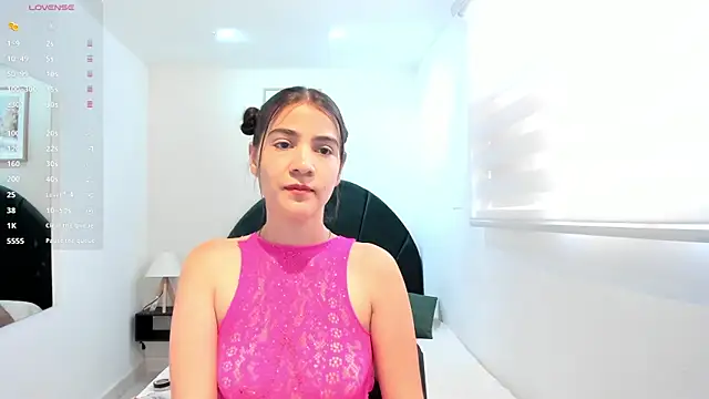 Snapshot of Miranda_doll_ chatting on 05-23-26, 12:20 Miranda doll online show from 05-23-26, 12:20